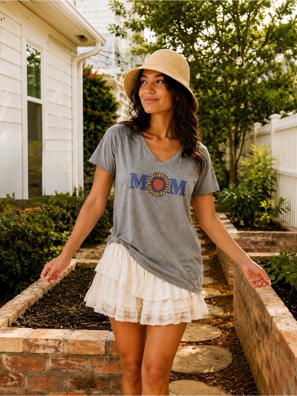 Life Is Good Gray MOM Women's T-Shirt Size XL Cottagecore